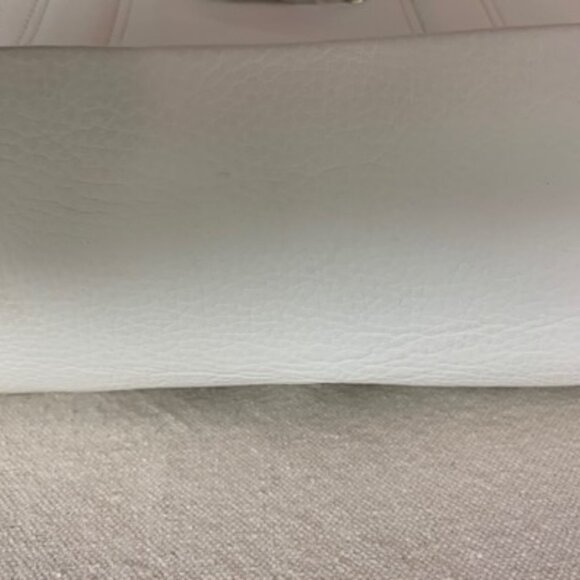 Charles David white pebble leather handbag with dustbag - Picture 13 of 16